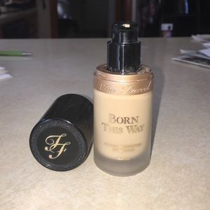 Too Faced Born this way foundation *Ivory*